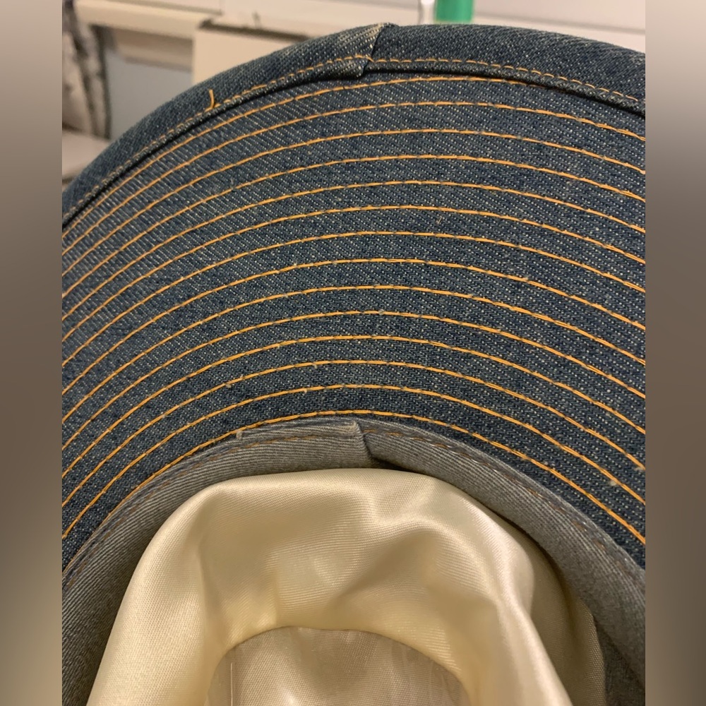 Vintage 1970s Levi’s western hat. In great used condition. - Picture 9 of 12